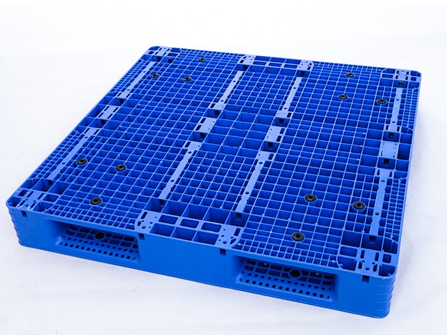 山東塑料托盤適合哪幾種貨架使用